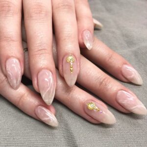 Read more about the article The Rise Of Stiletto Nails: Why They’re Taking Over The Nail Industry